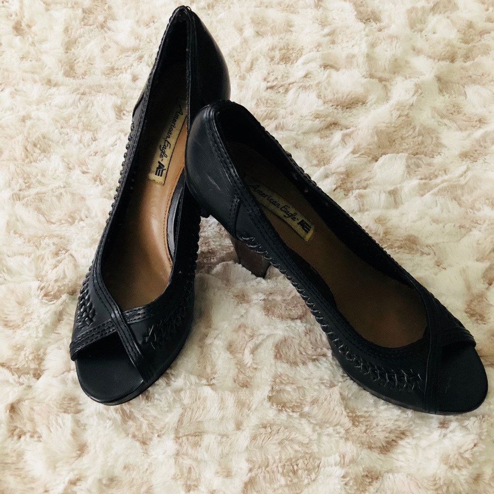 American Eagle black platforms